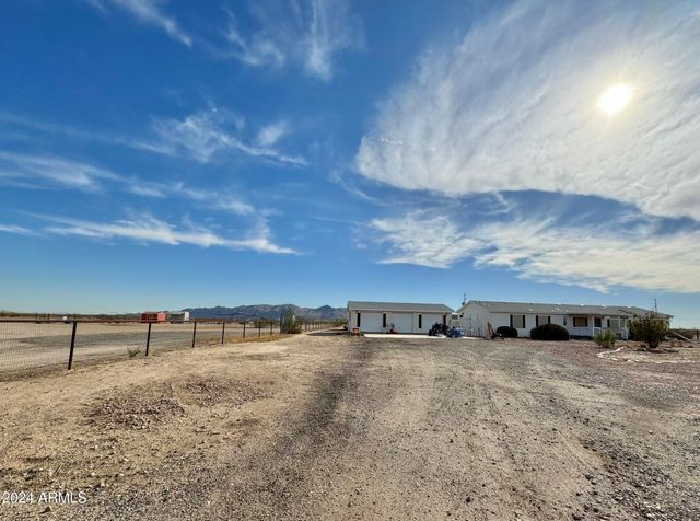 23851 W TETHER Trail, Wittmann, AZ 85361