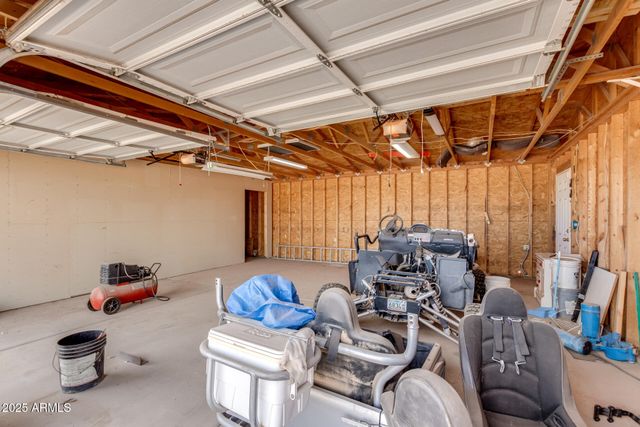 23851 W TETHER Trail, Wittmann, AZ 85361