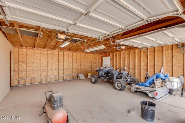 23851 W TETHER Trail, Wittmann, AZ 85361