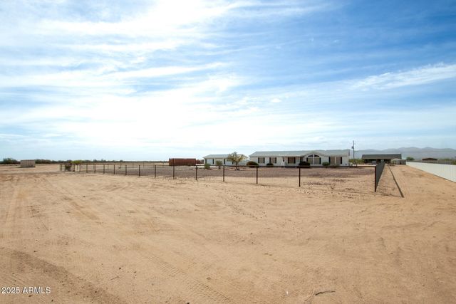 23851 W TETHER Trail, Wittmann, AZ 85361