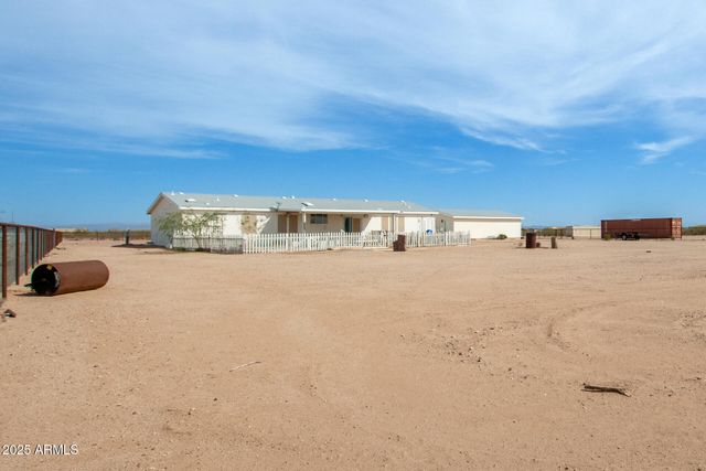 23851 W TETHER Trail, Wittmann, AZ 85361