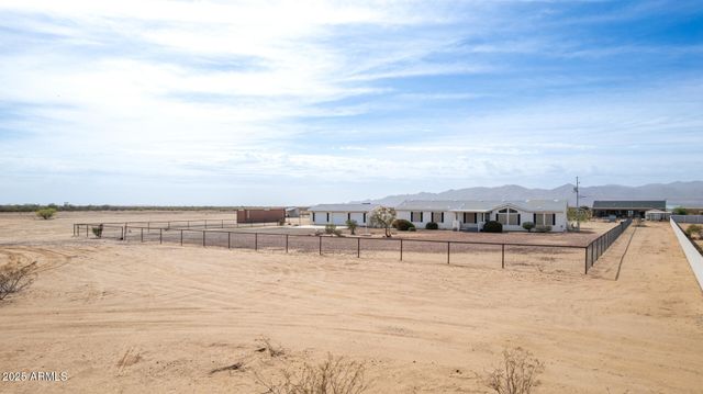 23851 W TETHER Trail, Wittmann, AZ 85361
