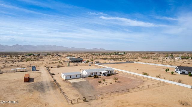 23851 W TETHER Trail, Wittmann, AZ 85361