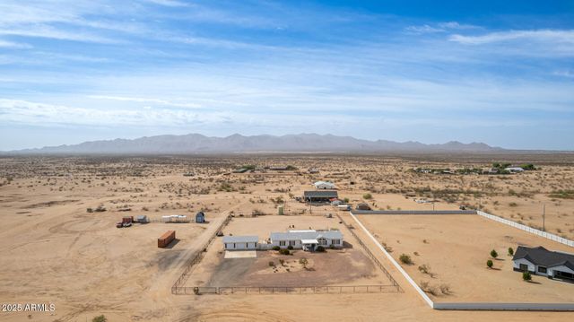 23851 W TETHER Trail, Wittmann, AZ 85361