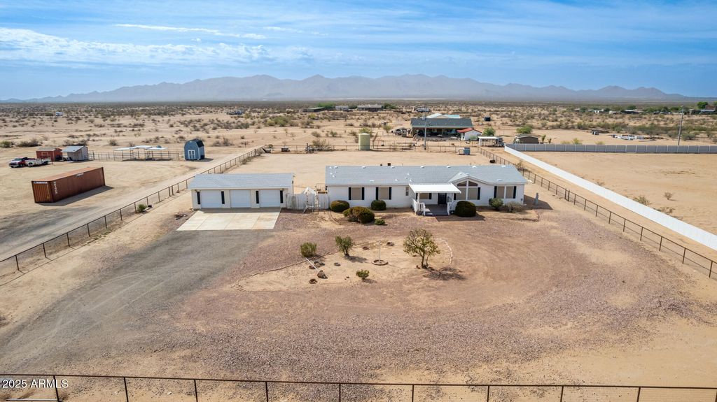 23851 W TETHER Trail, Wittmann, AZ 85361