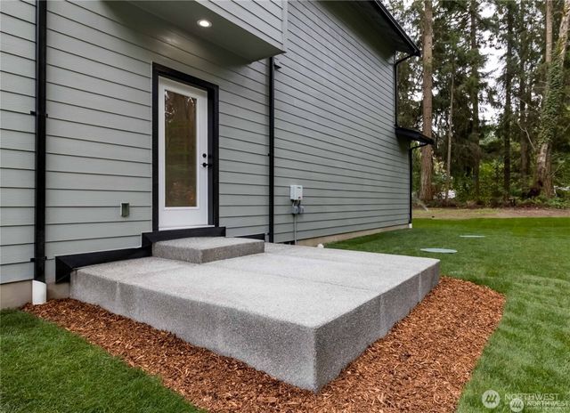 21649 Clear Lake Boulevard SE, Yelm, WA 98597