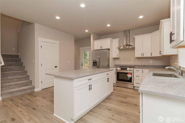 21649 Clear Lake Boulevard SE, Yelm, WA 98597