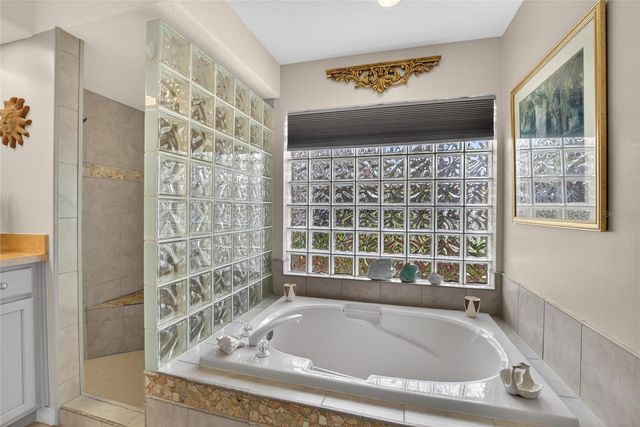 2804 CLUBHOUSE DRIVE, Plant City, FL 33566