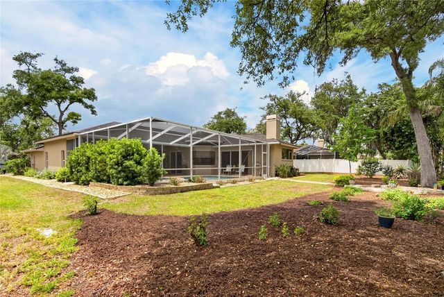 2804 CLUBHOUSE DRIVE, Plant City, FL 33566