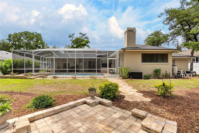 2804 CLUBHOUSE DRIVE, Plant City, FL 33566