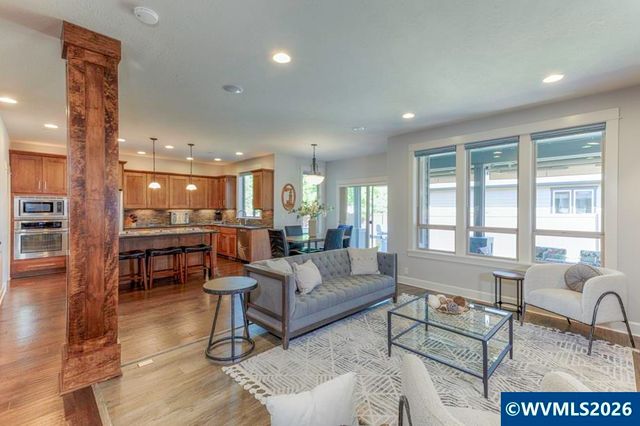 2401 Egret Av SE, Salem, OR 97302