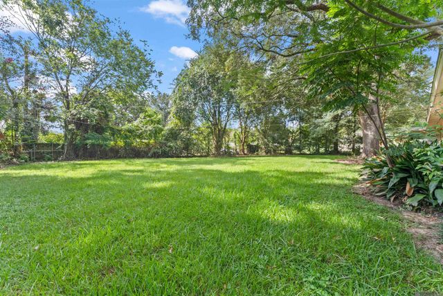 5716 College Dr, Baton Rouge, LA 70806