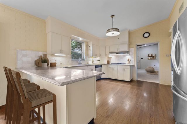 5716 College Dr, Baton Rouge, LA 70806