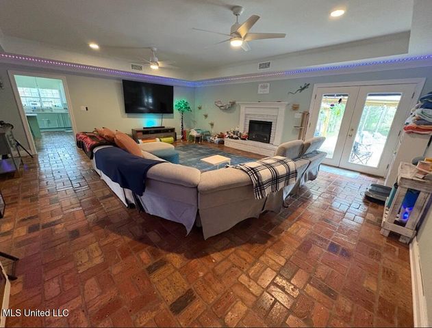 1216 Dr Campbell Drive, Wiggins, MS 39577