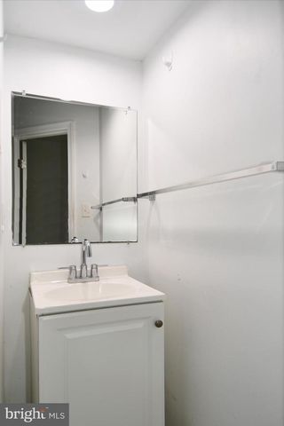 712 1ST ST, Rockville, MD 20851