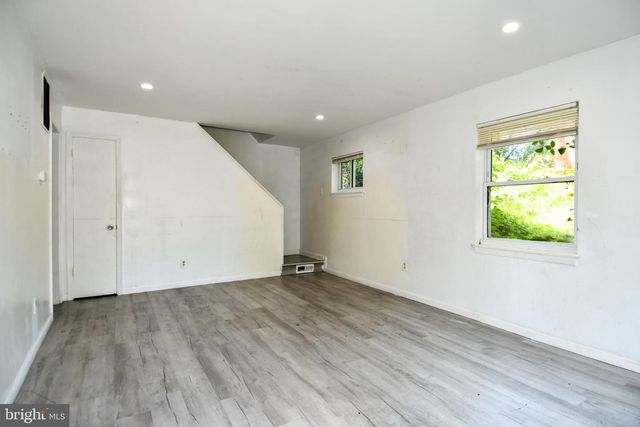 712 1ST ST, Rockville, MD 20851