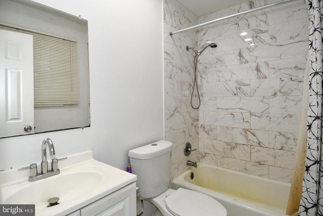 712 1ST ST, Rockville, MD 20851