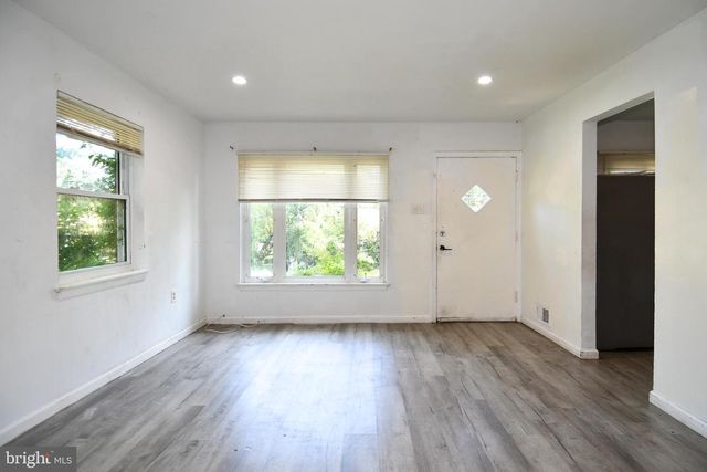 712 1ST ST, Rockville, MD 20851