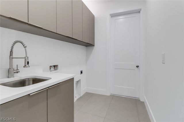 1316 NE 33rd ST, Cape Coral, FL 33909