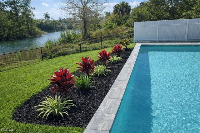 1316 NE 33rd ST, Cape Coral, FL 33909