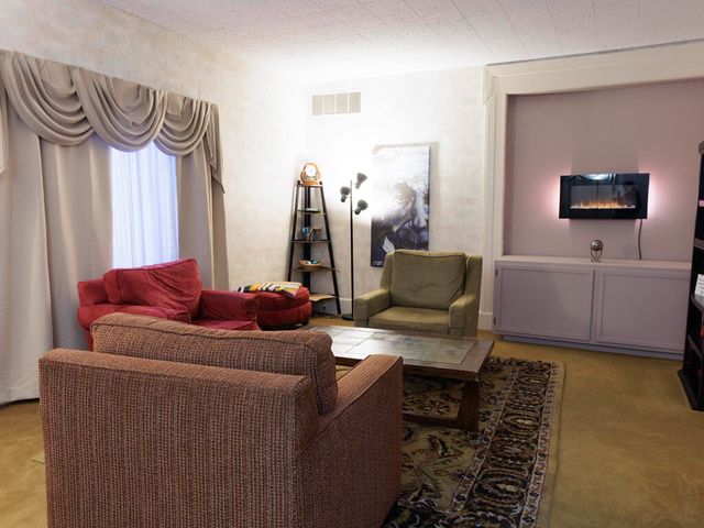 208 W Erie Street, Albion, MI 49224