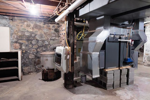 208 W Erie Street, Albion, MI 49224