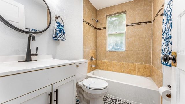 912 E CAROLINA AVE, Deland, FL 32724