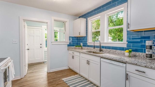 912 E CAROLINA AVE, Deland, FL 32724