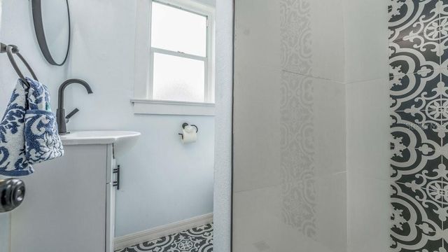 912 E CAROLINA AVE, Deland, FL 32724