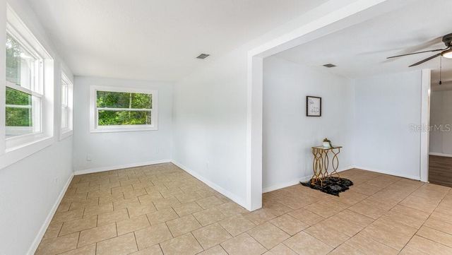 912 E CAROLINA AVE, Deland, FL 32724