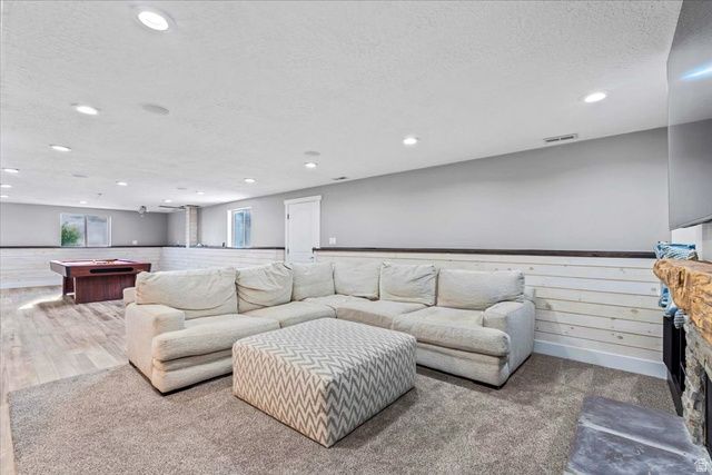 2581 W 2825 N, Farr West, UT 84404