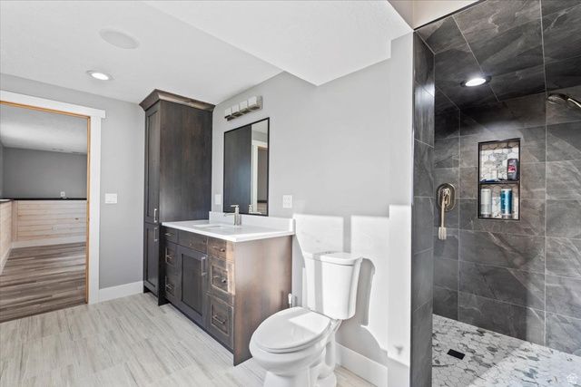 2581 W 2825 N, Farr West, UT 84404