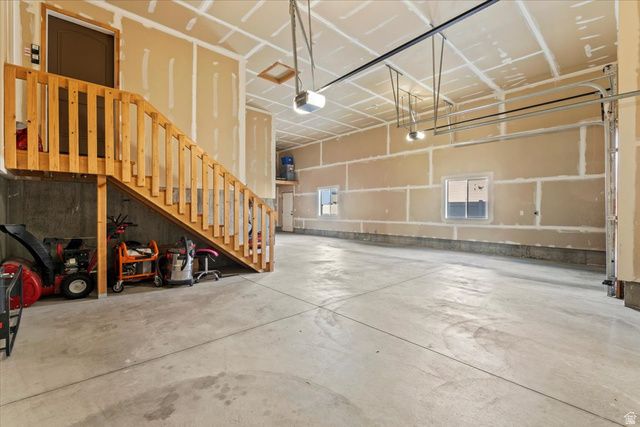 2581 W 2825 N, Farr West, UT 84404