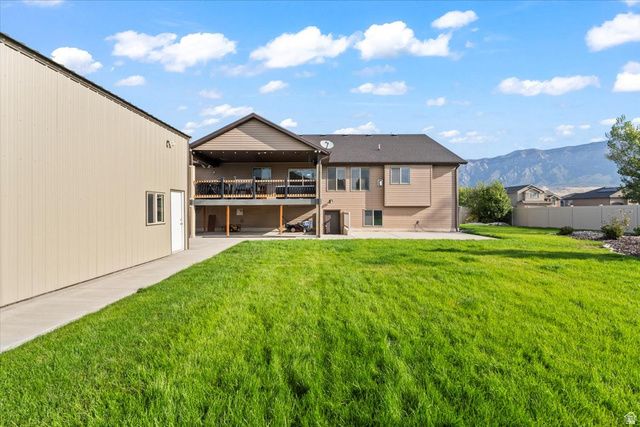 2581 W 2825 N, Farr West, UT 84404