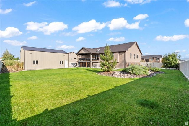 2581 W 2825 N, Farr West, UT 84404