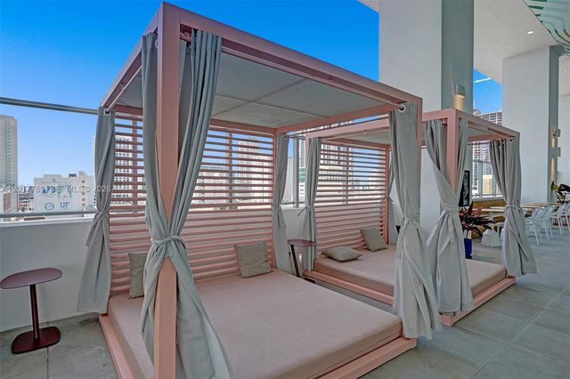 227 NE 2nd St 1610, Miami, FL 33132