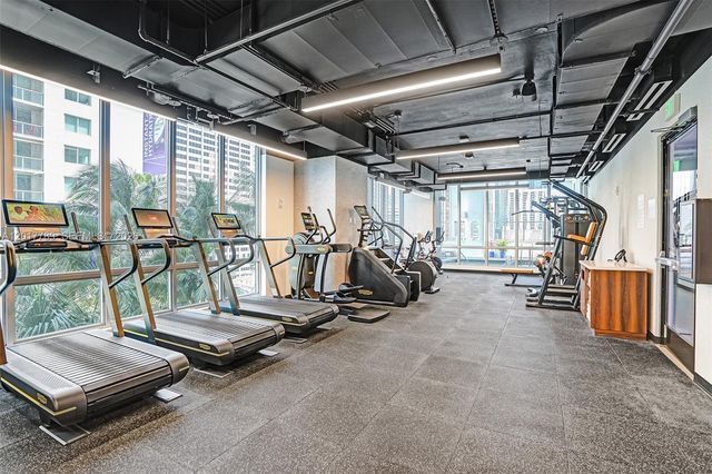 227 NE 2nd St 1610, Miami, FL 33132