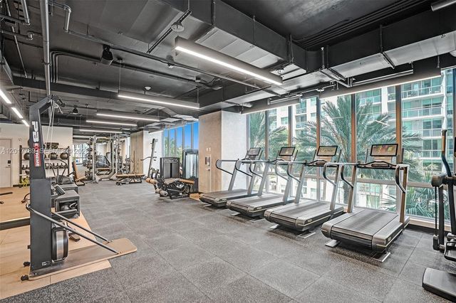 227 NE 2nd St 1610, Miami, FL 33132