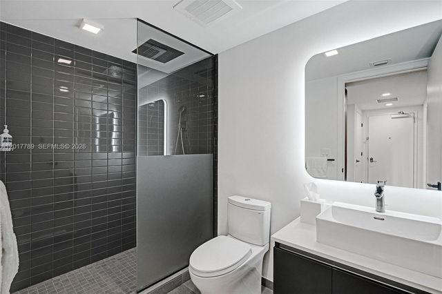 227 NE 2nd St 1610, Miami, FL 33132