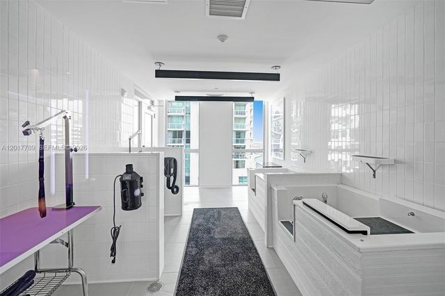 227 NE 2nd St 1610, Miami, FL 33132
