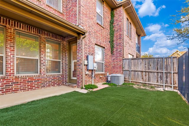 1606 Brook Grove Drive, Euless, TX 76039