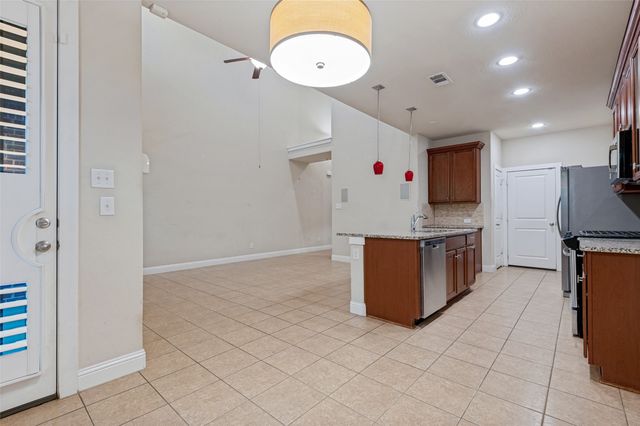 1606 Brook Grove Drive, Euless, TX 76039