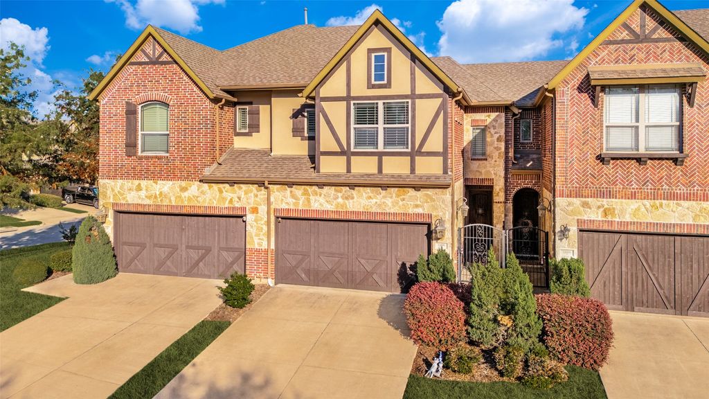 1606 Brook Grove Drive, Euless, TX 76039