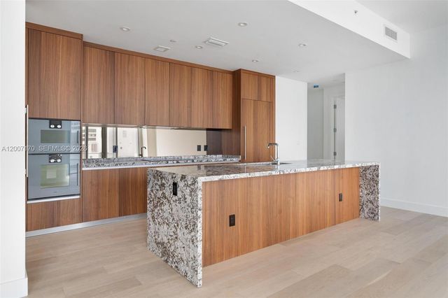 175 SE 25th RD 1904, Miami, FL 33129
