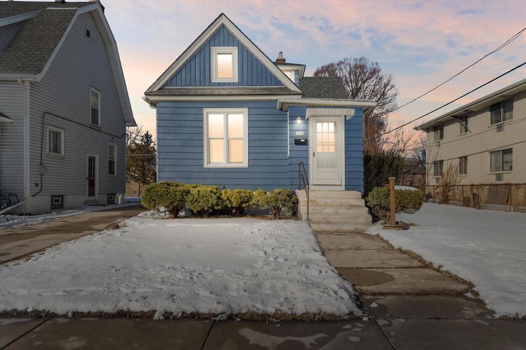 7924 W Becher STREET, West Allis, WI 53219