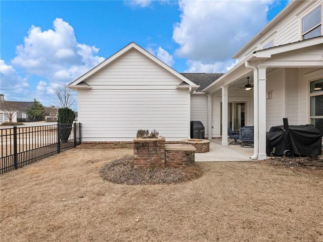 2455 Red Wine Oak Drive, Braselton, GA 30517