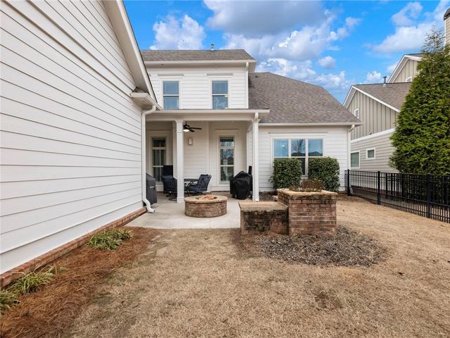 2455 Red Wine Oak Drive, Braselton, GA 30517