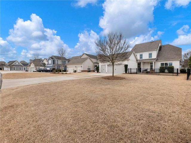 2455 Red Wine Oak Drive, Braselton, GA 30517