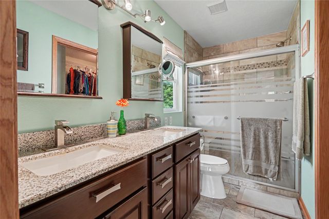 804 SE Dovetail Road, Grimes, IA 50111
