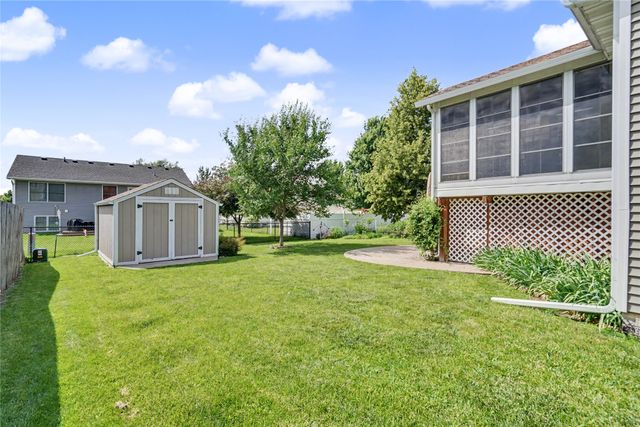 804 SE Dovetail Road, Grimes, IA 50111
